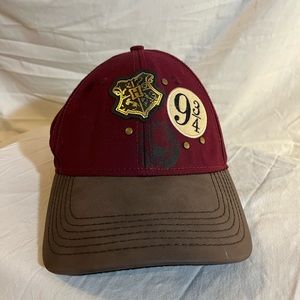 Harry Potter big kid hat in maroon